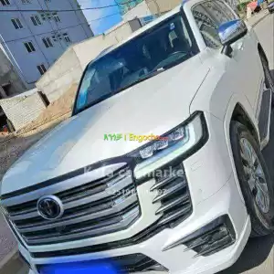 ‼️ V6 ባንክ ያለበት‼️MakeToyota        Model:Land Cruiser  VXRYear:2023Body Type:SUVPlate:No:C Price in Ethiopia
